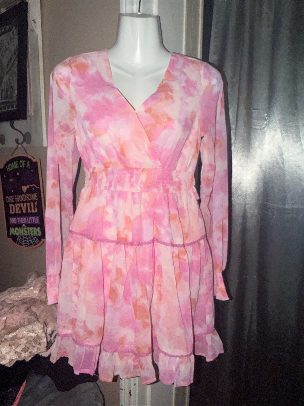 Worn once women’s gorgeous Pink Watercolor Tiered Long-Sleeve Dress XS Empire
